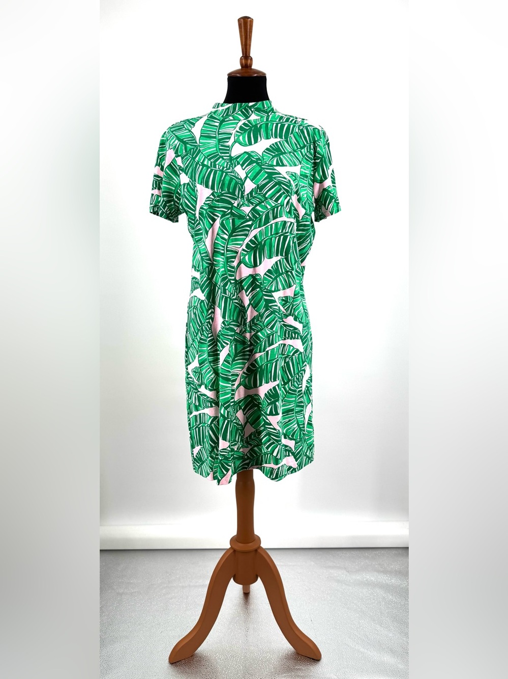 Lilly Pulitzer Hallie Short Sleeve Dress in Let's Go Bananas Leaf Print Size L